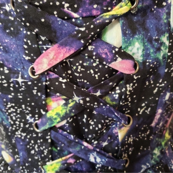 Hot Topic  Planet Fit and Flare Dress Size Medium - Picture 6 of 8